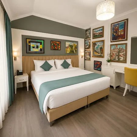 Art Otel 4*